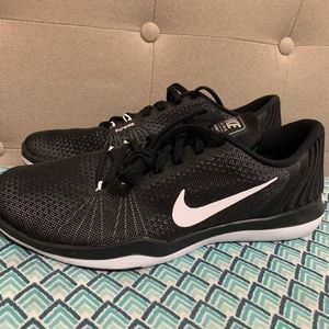 Nike Flex Supreme TR 5 Women's CrossTraining Shoes